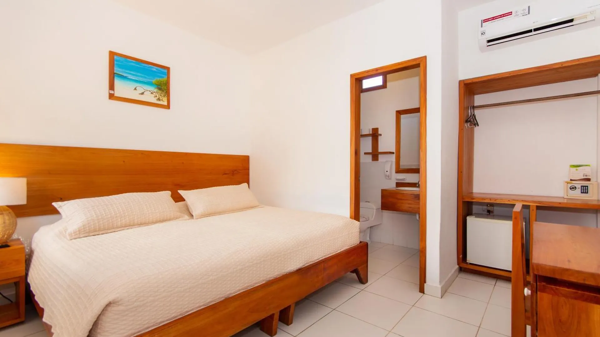 Hotel Fiesta Puerto Ayora  Puerto Ayora (Galapagos Islands)